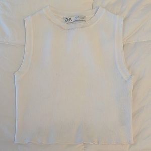 White, cropped tank